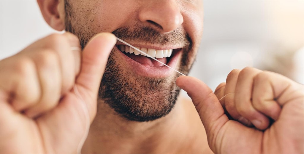 El uso del hilo dental: ¿por qué es tan importante y cómo se debe utilizar?